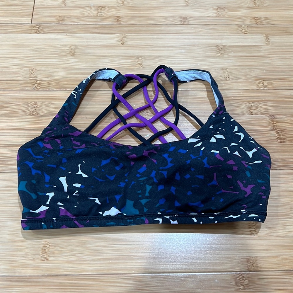 Lululemon sports bra!